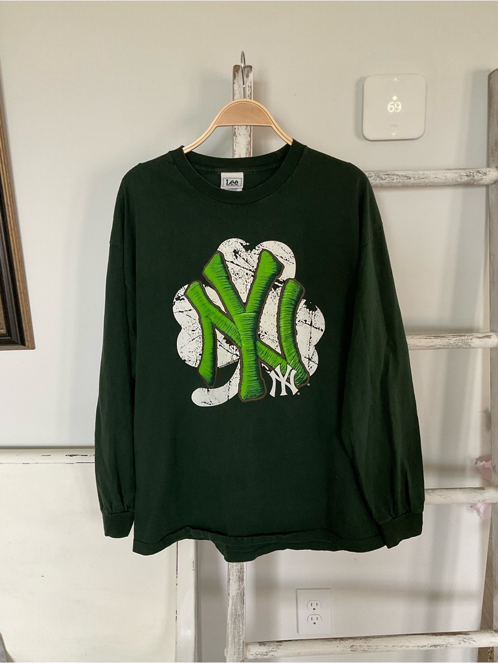 New York Yankees Vintage Green MLB Shirt St. Patrick's Day Graphic Large EUC